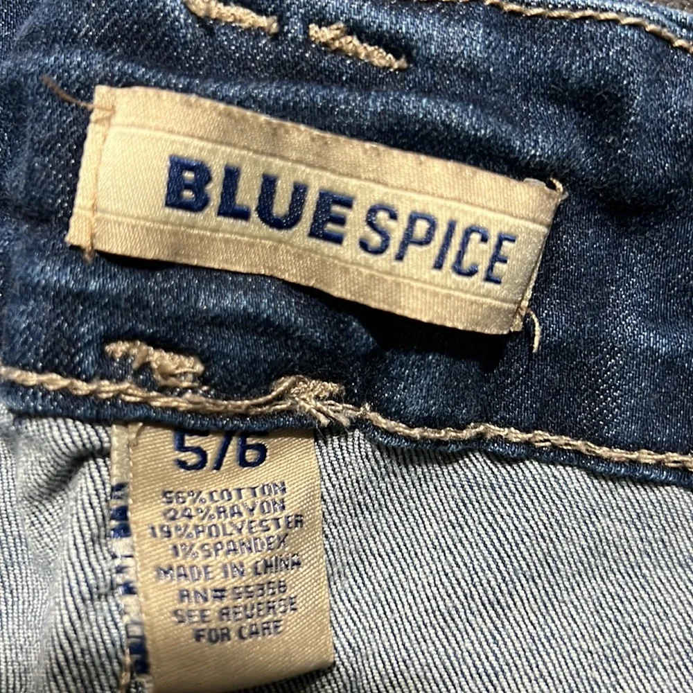 Shorts - Picture 3 of 3
